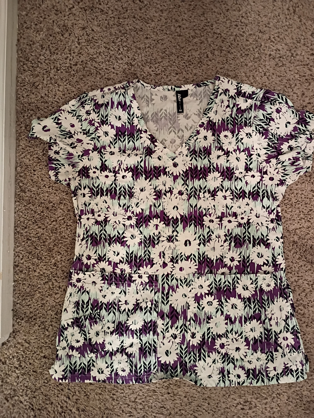 Floral V-Neck Short Sleeve Tee in White, Purple & Mint